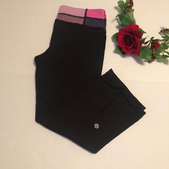 Lululemon Gather & Crow Crop - Picture 4 of 11